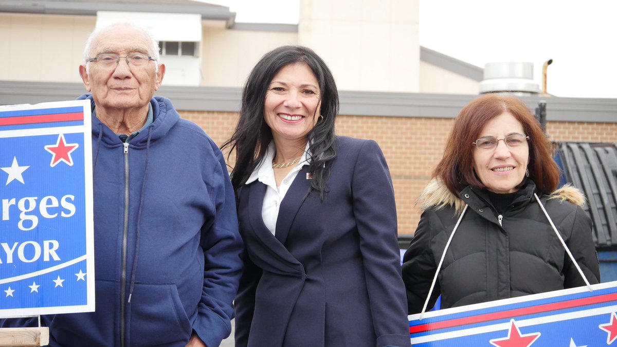 BorgesEstele's tweet photo. Have you voted yet? I have—and I got to see some very special people outside holding signs! Polls don't close until 8pm, so make sure you find time today to cast your ballot! Find your polling location here👉 https://t.co/IgGkRfteXA https://t.co/kGy2XvcvIg