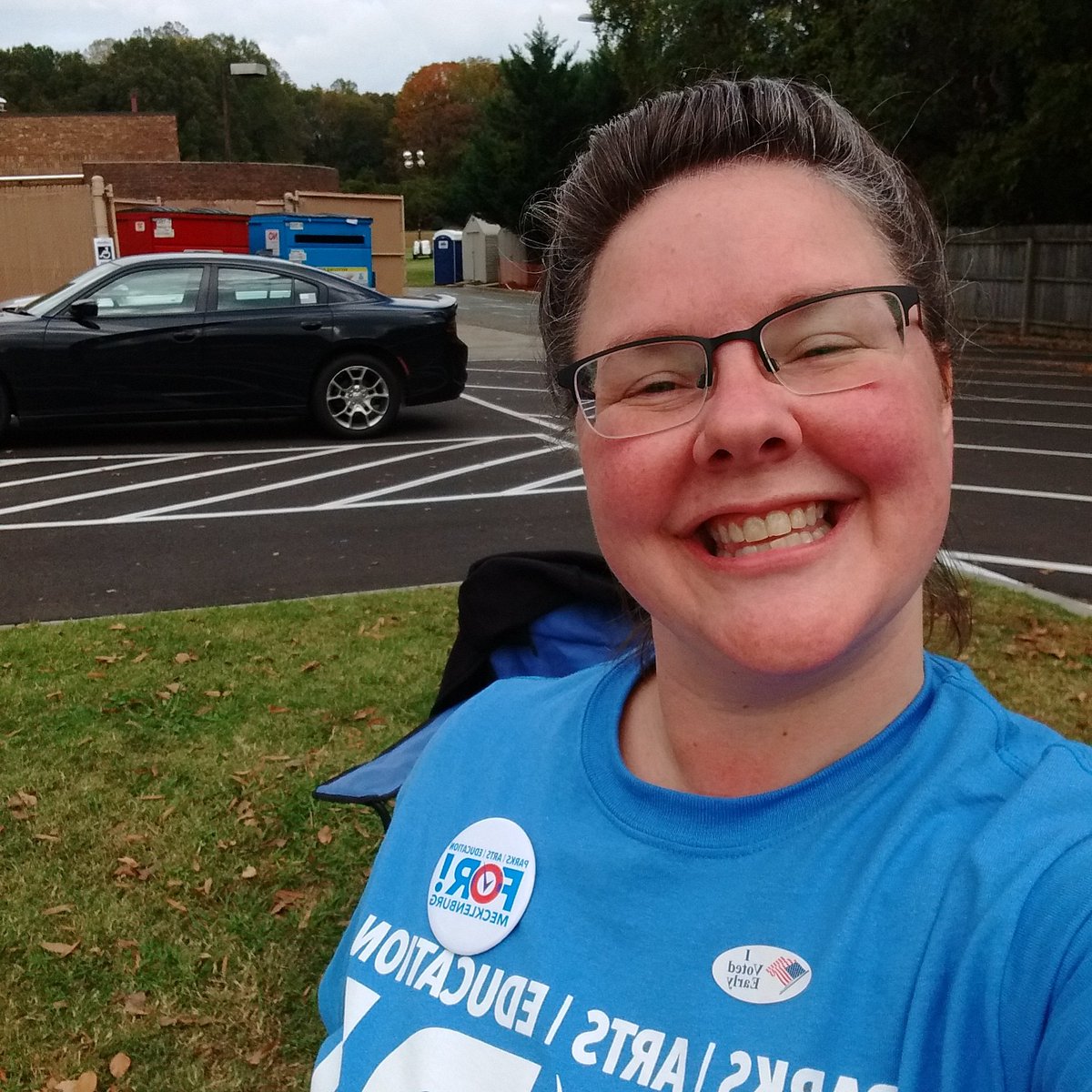 CavewomanB's tweet photo. This gigantic dork is volunteering to inform the body politic! #ForMeck #ForArts #ForParks #ForEducation https://t.co/z9s9WPIZbP