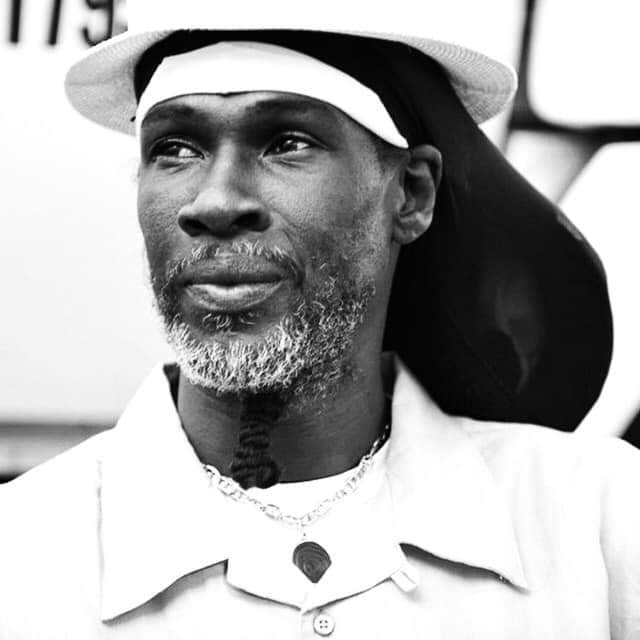 KingGenNextD1st's tweet photo. The sun shines by day..nd the moon shine by nyt along wt the stars😓😓 Rest on my My mentor and teacher. https://t.co/IOY1jU3WZ7