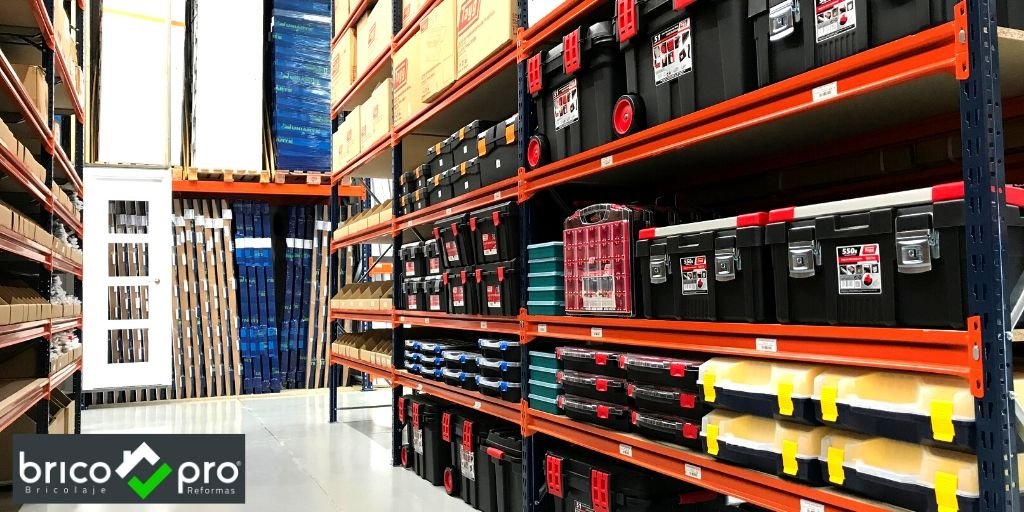 bricopro_es's tweet photo. 🛠️¿Aún no has venido a nuestro nuevo almacén #bricopro?

👩‍🔧💪Un equipo profesional con verdadera vocación de servicio y pasión por las novedades del sector de la reforma y la construcción te atenderá. 

💻https://t.co/mhWWyjDudi #materialdeconstruccionyreforma #construccion https://t.co/8vYyvqTwlK