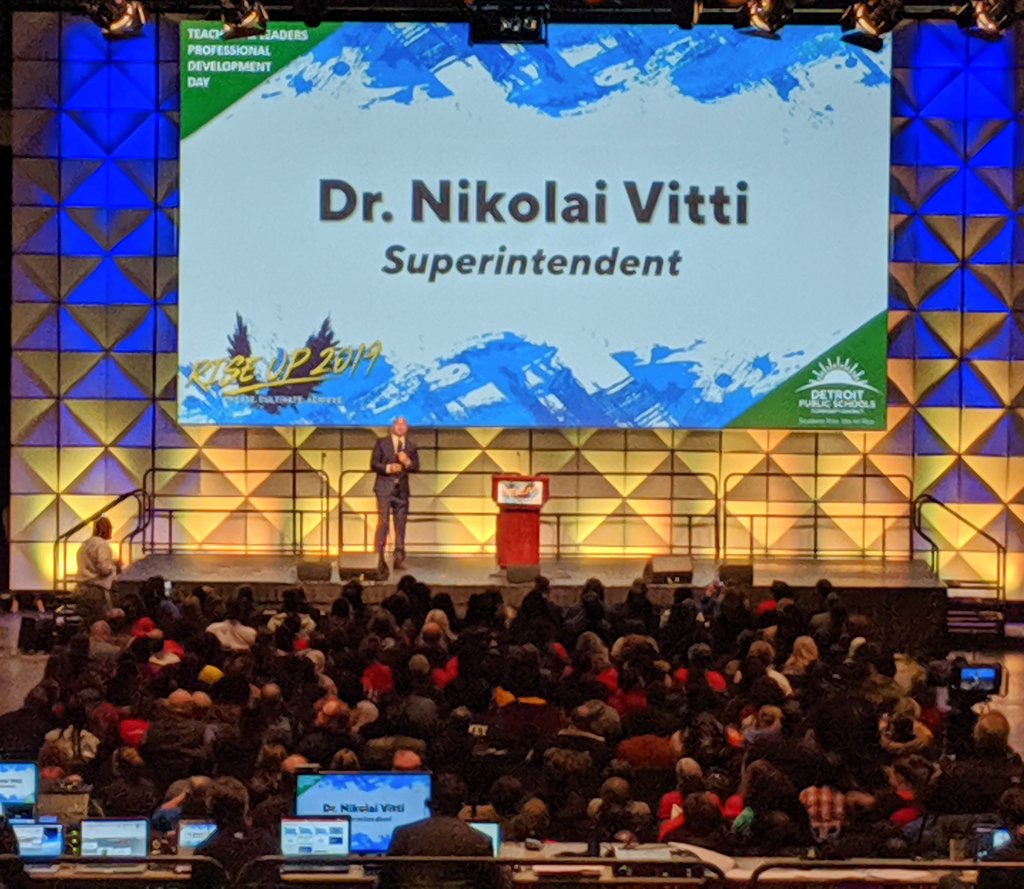 SteveDotEdu's tweet photo. Exciting day celebrating Detroit teachers and students at the #DPSCDRiseUp2019 PD day! Some scenes from @Dr_Vitti's rousing opening plenary. 🙌🎓🙌
#StudentsRise #DPSCDProud
#DPSCDTechIntegrate
#DetroitVsEverybody https://t.co/XanoVrEx5U