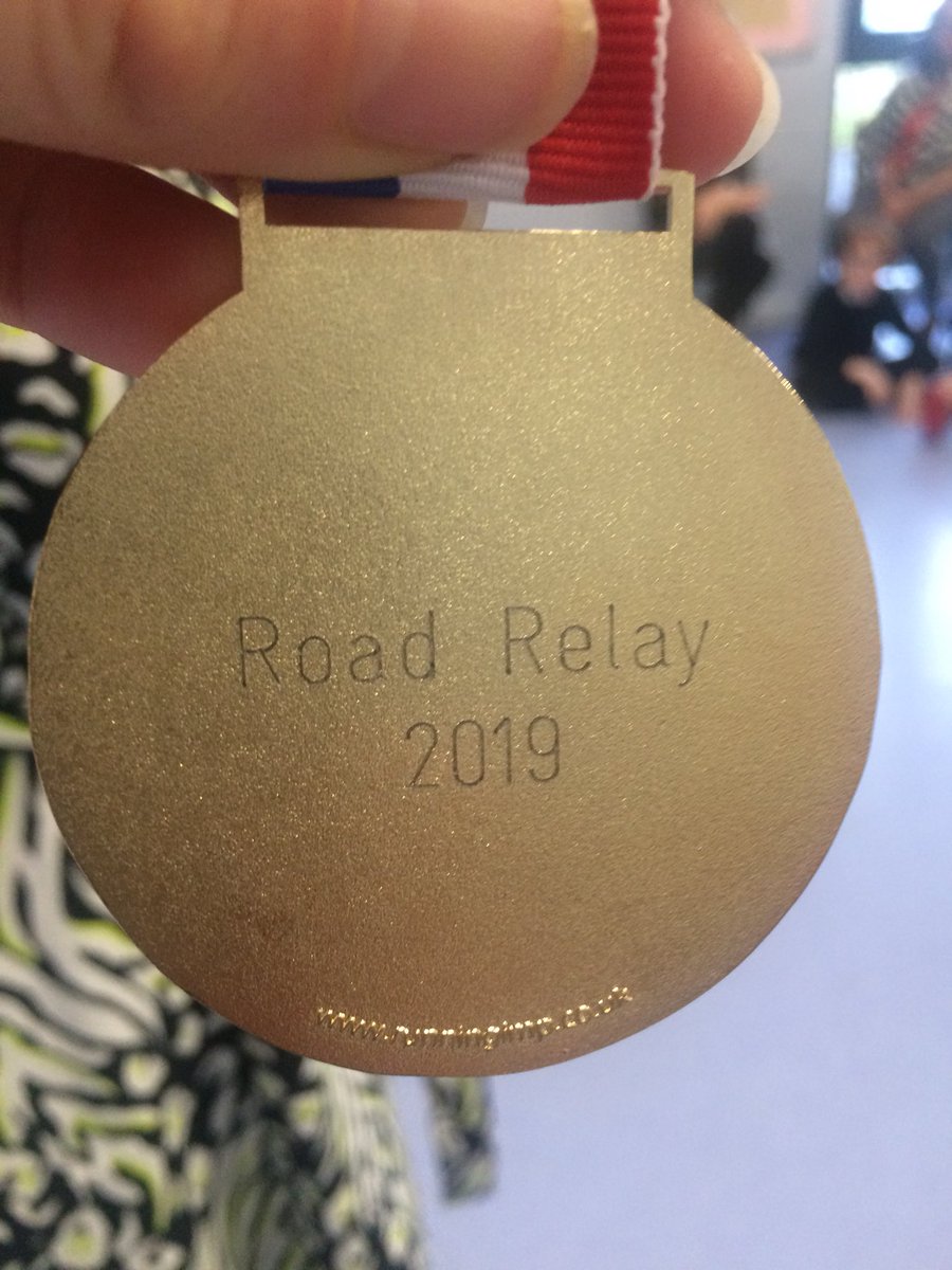 SidlawViewPS's tweet photo. Celebrating achievement at Assembly today. Our P7 Road Relay team represented themselves and the school so well, demonstrating fantastic sportsmanship. We are so proud! #activeschool #dundeelearning #roadrelay https://t.co/hfNMkco2z1