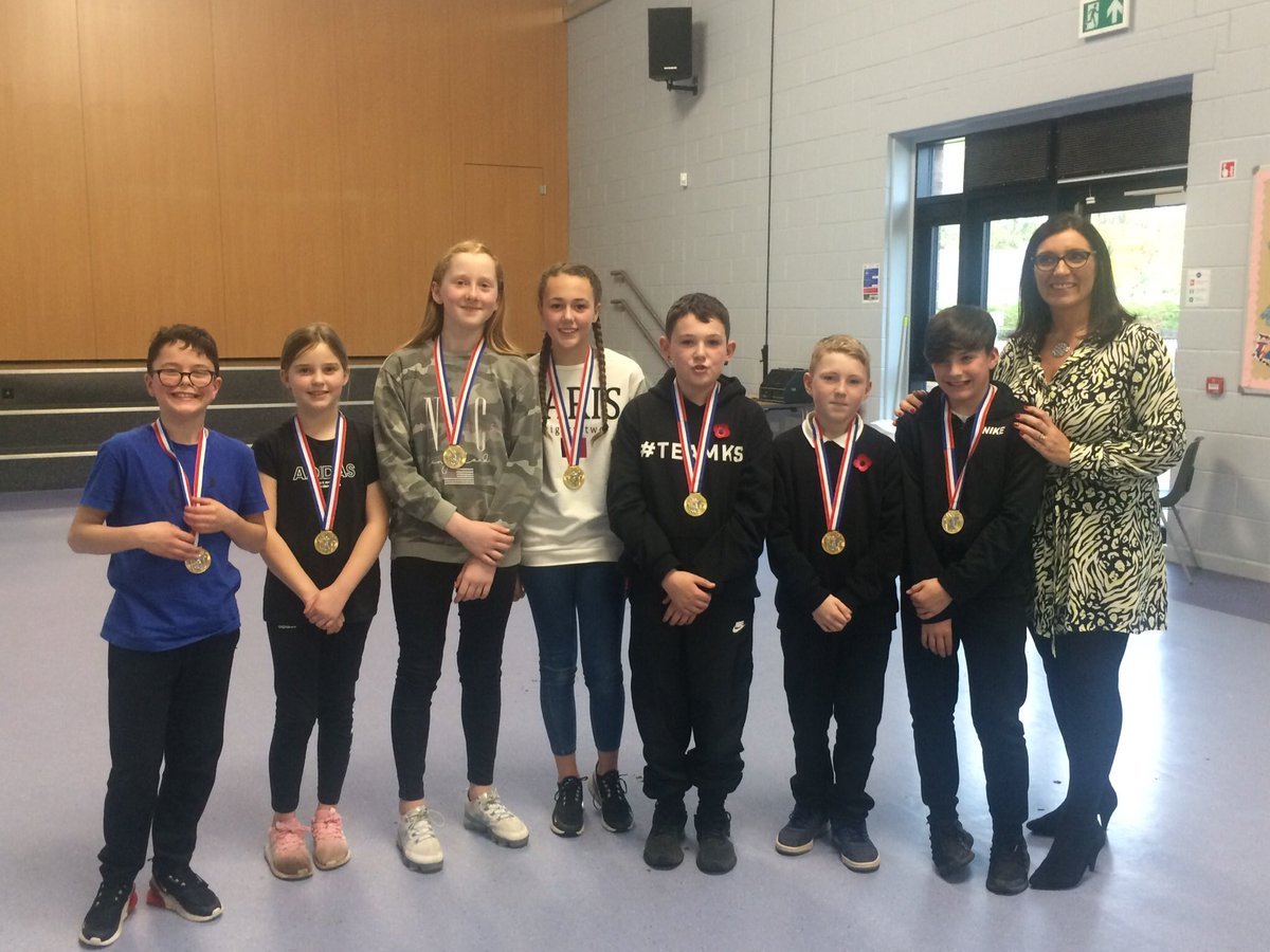 SidlawViewPS's tweet photo. Celebrating achievement at Assembly today. Our P7 Road Relay team represented themselves and the school so well, demonstrating fantastic sportsmanship. We are so proud! #activeschool #dundeelearning #roadrelay https://t.co/hfNMkco2z1