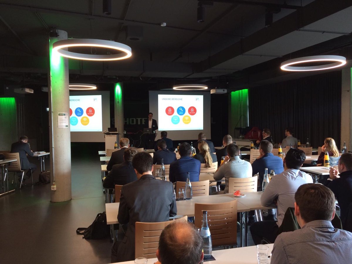 it_haus's tweet photo. #Datenschutz und IT-Sicherheit sind weiterhin brisante Themen. Das zeigte unsere #itsecurity Roadshow. Heute fand die dritte Veranstaltung in Böblingen statt. Informative Fachvorträge sorgten für viele interessierte Zuhörer. Expertengespräche inklusive.#ithaus #letsdoittogether https://t.co/qymfAcPwRp