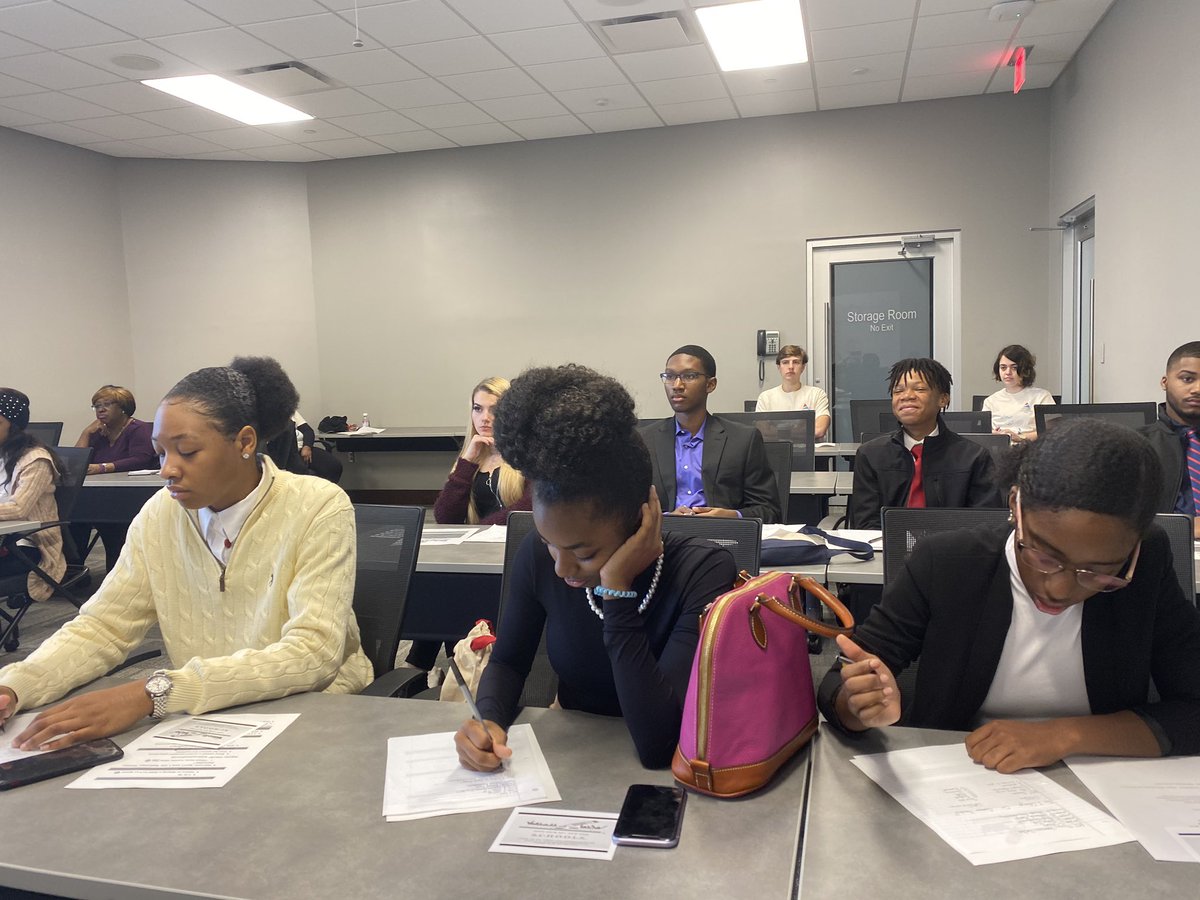 K_Clowdy's tweet photo. Students from @pghs_spartans taking notes as Miss Valencia Belle educates us on the importance of an @ACT score! #ACT30plus @ALPowerFdn @PghsGuidance https://t.co/zFXeEZcQOI