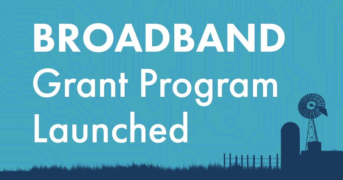 MoEcoDevo's tweet photo. Today with @GovParsonMO, we launched the new Broadband Grant Program to help connect more Missourians with high-speed internet! Check out the grant guidelines and application here: https://t.co/OJxsb4bJ06 #goMO https://t.co/h5qJ4bmbkl