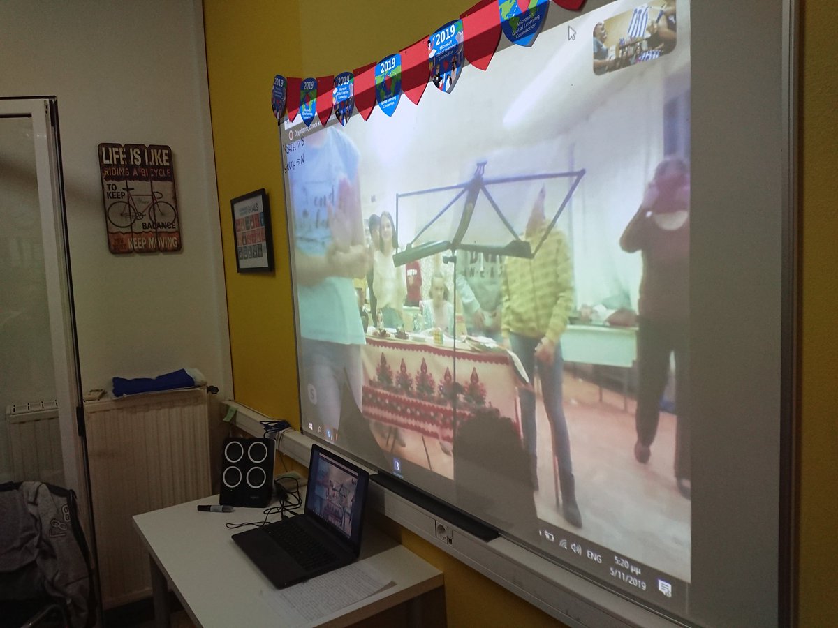CatDourmousi's tweet image. Great to hear @dondi64 &apos;s students from Hungary 🇭🇺 singing! What a surprise! In return, @Varnakioti_ students sang our National Anthem 🇬🇷!
@SkypeClassroom #MicrosoftGlobalLearningConnection #MIEExpert #MicrosoftEDU #SkypeMT