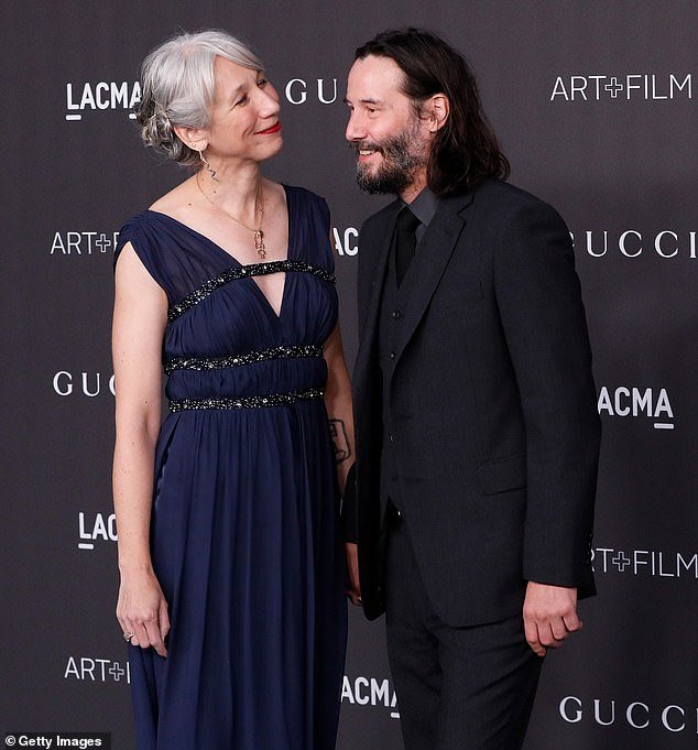 Gorodetsdan yalangoch qizlarning fotosuratlari sabzi dan ayol orgazmlari