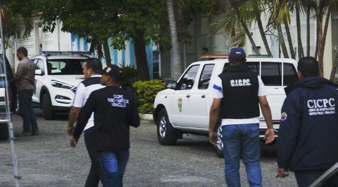 DouglasRicoVzla's tweet image. Por robo el CICPC detuvo 3 personas en Chacao 
instagram.com/p/B4fTMuohY9I/… @NicolasMaduro
