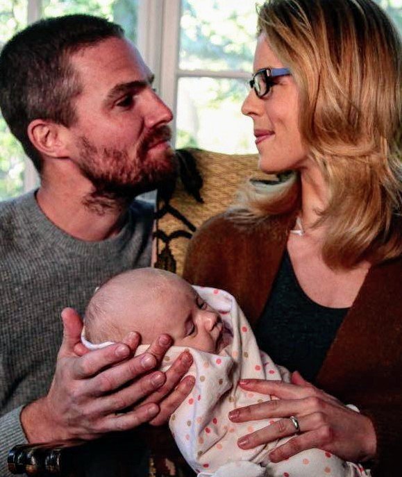 adcgordon's tweet photo. Dear @StephenAmell,
My bday is coming up on Monday Nov. 11th.  Any chance of getting an S8 pic of #Olicity as little digital gift?  Instagram...Twitter...Facebook... really doesn't matter to me! 
🙏🙏🙏 
Many Thanks,
ADCG
❤️💘🏹👓💘❤️
#Fabulous50 #JustABitAddicted https://t.co/MljozECUWI