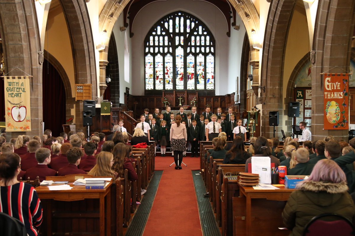 SEACHS1961's tweet photo. It was our Year 7 Ecumenical Service at St Thomas's Church this morning. We spent time together with @byrchall appreciating our individual gifts and talents. Celebrating our Christian faith as a community. #EcumenicalService https://t.co/4Zif4RkXx0