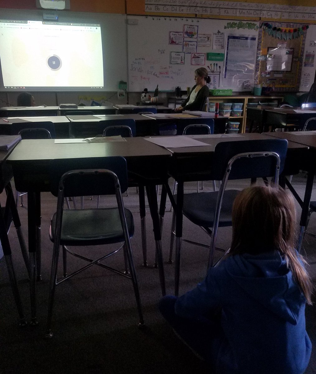 jenniezach's tweet photo. 3rd grade #MuraskiElementary daily Mindfulness with @suziketterer ☺ @MuraskiPrin #SCStrongtogether https://t.co/gmUbmtHadM