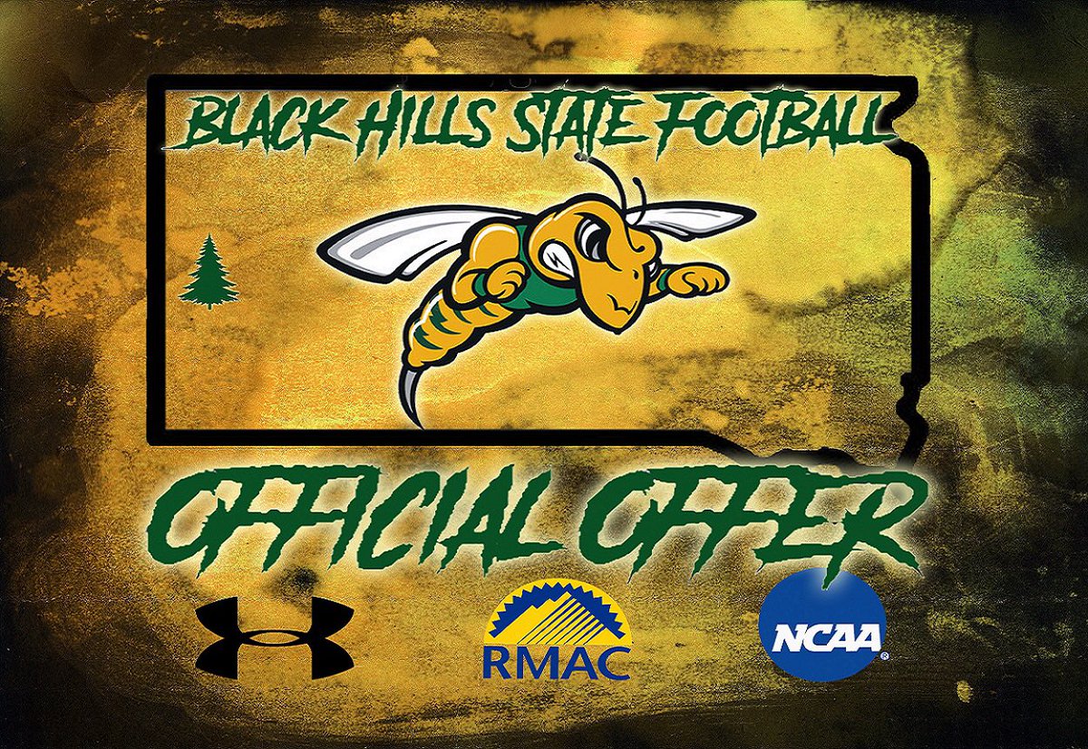 cam_reiman_71's tweet photo. After a great call with Coach Kerr, I am proud to say I have received an official offer from @BHSUFootball Huge thanks to @CoachSchnabel and @CoachReiners for the opportunity! #skojackets @PalmerRidgeFB @FyxSports https://t.co/FVqInrSTvV