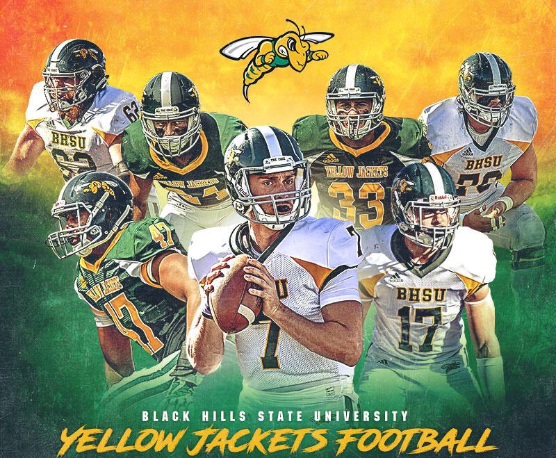cam_reiman_71's tweet photo. After a great call with Coach Kerr, I am proud to say I have received an official offer from @BHSUFootball Huge thanks to @CoachSchnabel and @CoachReiners for the opportunity! #skojackets @PalmerRidgeFB @FyxSports https://t.co/FVqInrSTvV