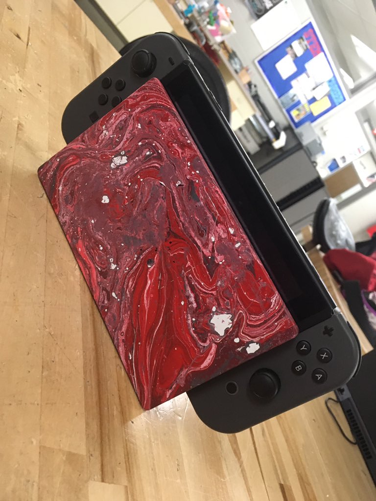 EHOVEstem's tweet photo. Another customized console, this time a Hydro-dipped Nintendo Swith 🔥🎮 #EHOVEvips #EHOVE https://t.co/j4151MtAWA