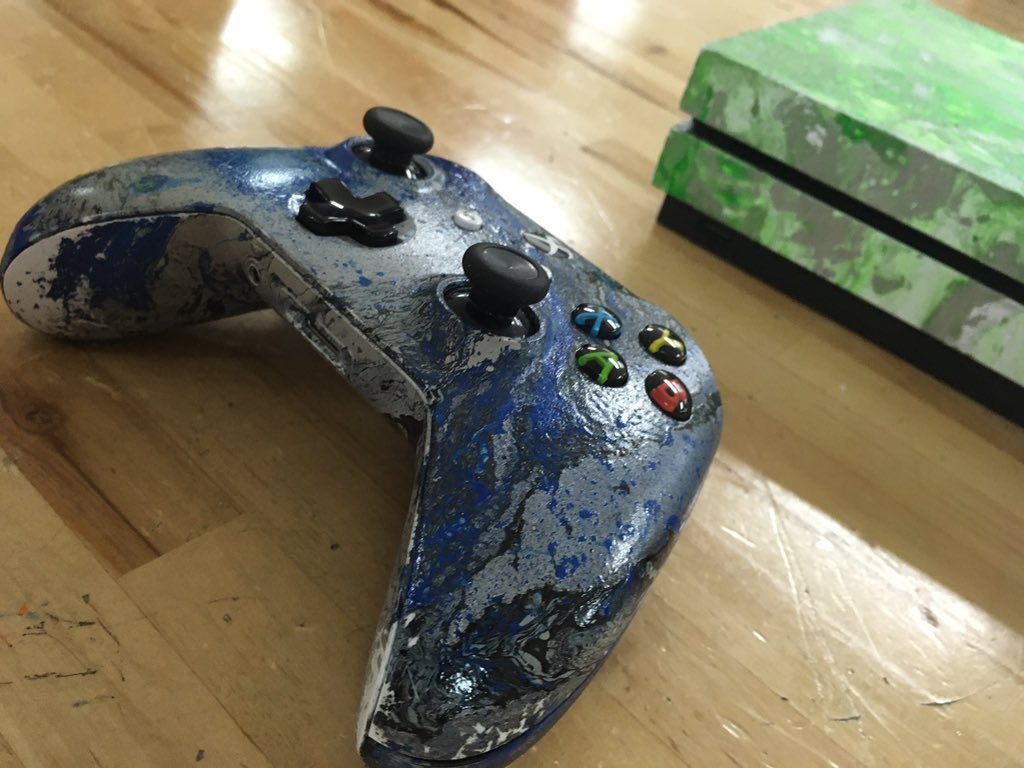 EHOVEstem's tweet photo. Custom Hydro-dipped X-Box One S! We’re gaming in style 🔥🎮 #EHOVEvips #EHOVE https://t.co/vnQGv7NeDr