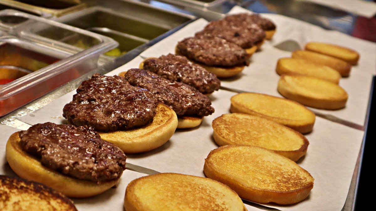 heffsburgers's tweet photo. Get your burgers in a row with #HeffsBurgers
🍔🍔🍔🍔
https://t.co/DK70q6wapl
#LegendaryTexasBurgers
▪︎
▪︎
▪︎
#HeffsAbilene #HeffsBrownwood #HeffsEarly #HeffsEastland #HeffsLubbock #HeffsTTU #HeffsTexasTech #HeffsSweetwater #HeffsWichitaFalls #BestBurgersTexas #Heffs https://t.co/HKYOq3Nere