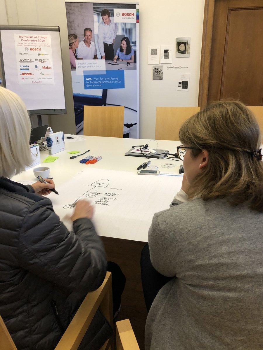BoschGlobal's tweet photo. 📰🤖A hands-on #sensor experience with media professionals at the #jotcon19 conference: @Bosch_BCDS’s „swiss army knife for #IoT“ shows its potential for #journalismofthings projects. https://t.co/cskYZjFMVH https://t.co/had4P4ul5Z