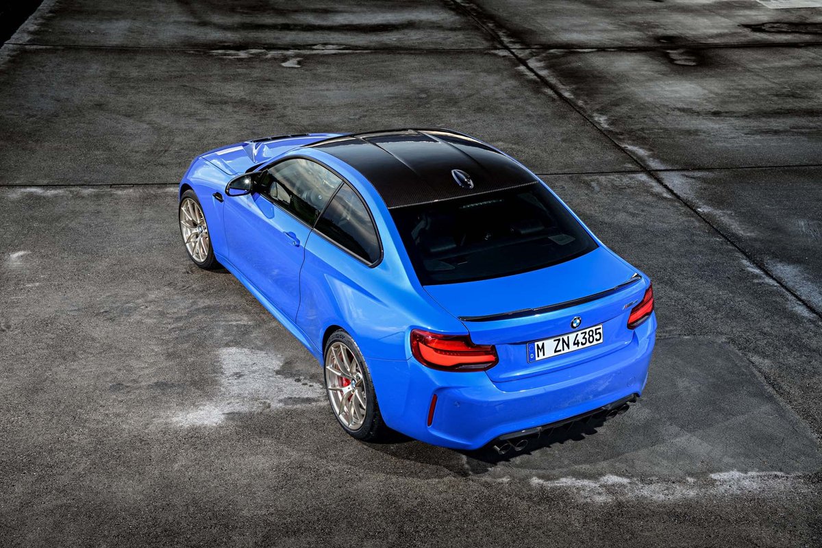 CRANKautomobile's tweet photo. La BMW M2 CS est là! Annoncée à 2200 exemplaires seulement...
 
📄 6 cylindres en ligne 3.0L biturbo
🐎 450 ch et 550 Nm
⏱️ 0 à 100 km/h en 3.8 sec (DCT) ou 4.0 (Manu)
🚀 280 km/h https://t.co/a4LA1F9zq2