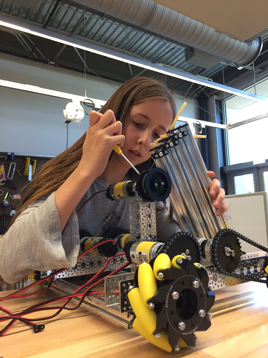 HYSAJavelinas's tweet image. The team has been working extremely hard for our first qualifier coming up in a couple of weeks! Go Javelinas! 🐗