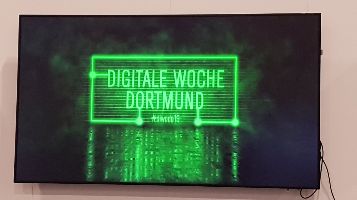 RuhrOriginal's tweet photo. Fortsetzung meiner @diwodoDE beim #instawalkruhr im 
Fraunhofer-Institut für Materialfluss und Logistik IML in #Dortmund #InstaWalkRuhr #diwodo19 #fraunhoferiml #digitalinnrw #digihublog https://t.co/wO9TnrTWfL