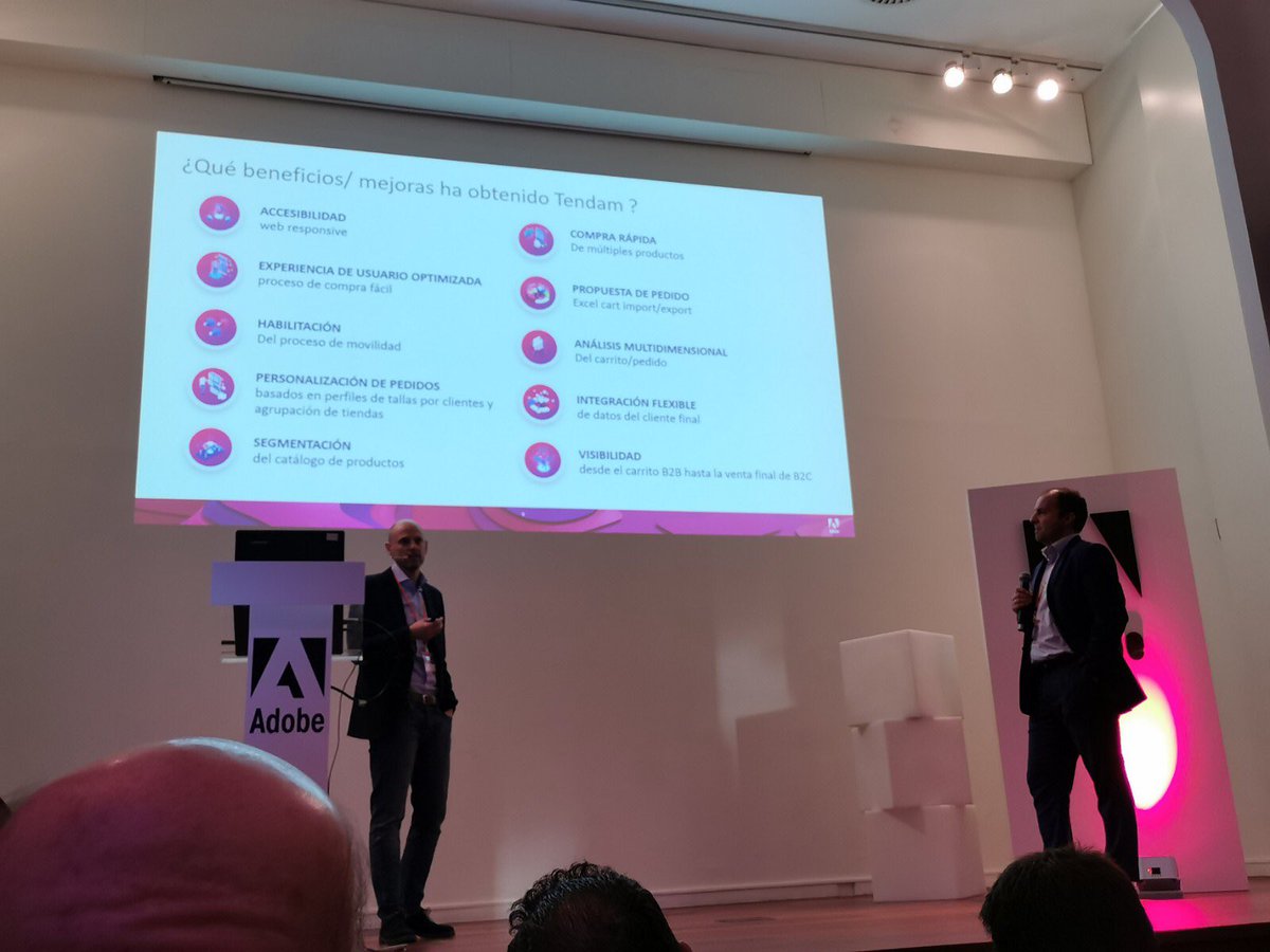 VASS_Company's tweet photo. Hoy nuestro Director del Mercado Industria, Jacobo Guillén, acompaña en #AdobeExperienceForum a Emilio Conde, Director of Organization & Systems proyects department de @TendamRetail Juntos nos cuentan su caso de éxito B2B con tecnología @magento 🙌🏼 https://t.co/qK7R4HyCEu