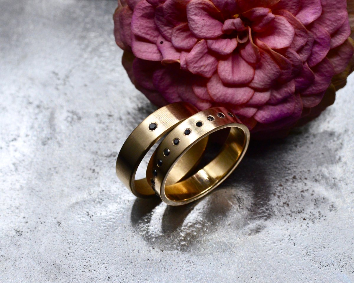 JelenaBehrend's tweet photo. Sam and Kelley's Wedding Rings https://t.co/tzS58JdFT5 #FallingInLove https://t.co/l8QsBFGqU7