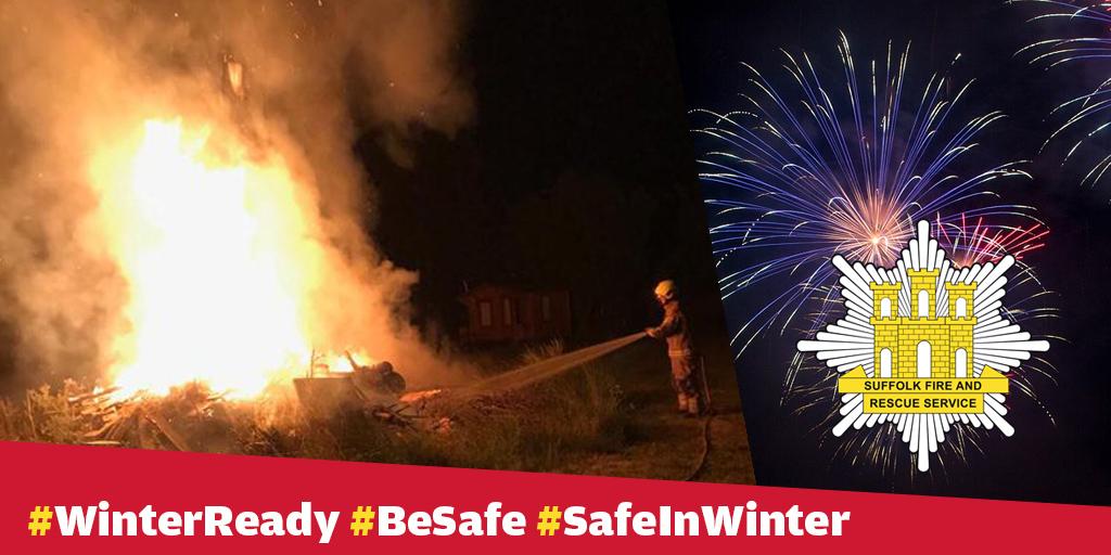 SuffolkFire's tweet photo. Enjoy yourself this Bonfire Night but please take care when lighting your bonfire! 🔥
Here’s a 📸 of our @LowestoftSouth Blue Watch crew extinguishing one which got out of control!
#WinterReady #BeSafe #SafeInWinter https://t.co/pnhG6RriQn