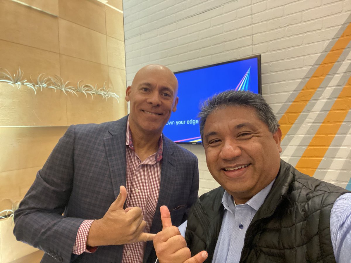 zkerravala's tweet photo. A great meeting of the minds at #CiscoPS. Industries #1 SP analyst with the #1 Enterprise... @rmota @cisco #Dominate https://t.co/LkadySEdlo