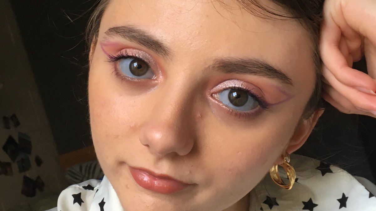 diselectricfeel's tweet photo. #jaiuneparticularitephysique le blanc de mes yeux (sclérotiques) est bleu pcq j'ai la maladie des os de verre https://t.co/GkhvsW61kO