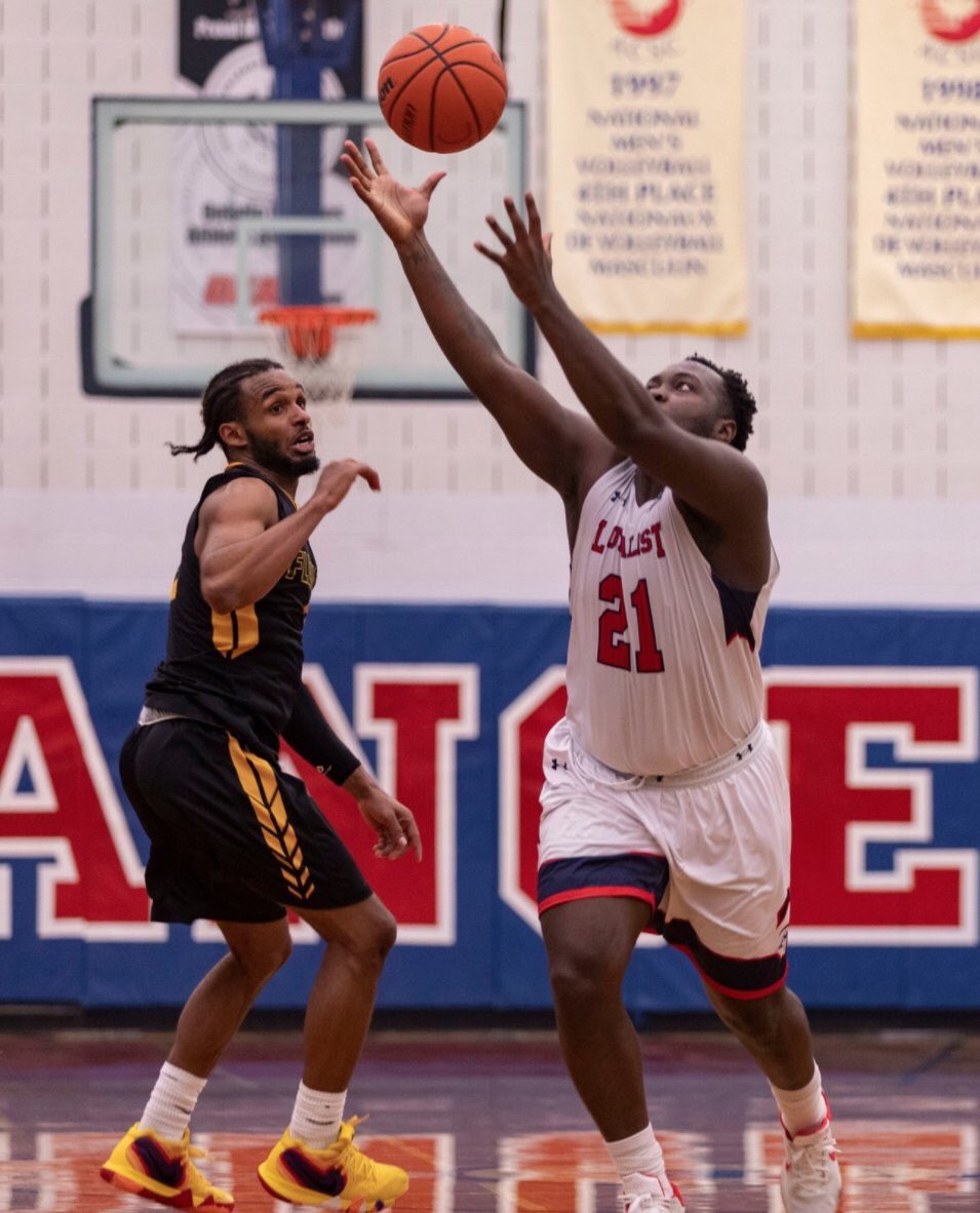 LoyalistCollege's tweet photo. Visit the #LancerDome tonight starting at 6 pm to cheer on the @LoyalistLancers Women’s and Men’s Basketball teams! #LetsGoLancers https://t.co/HcEdBHa7xj