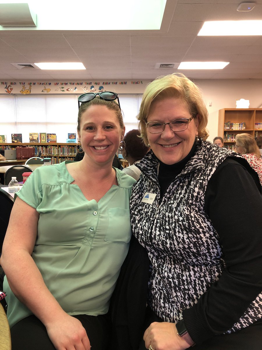 ParscaleG's tweet photo. Had an opportunity to work with teachers in Portsmouth, Va. today and this great teacher is a former @usd207 @Bradleypride207 student!  Says the teachers there (Mrs. Hattok) made her want to become a teacher!! https://t.co/aqxVVpjqMR