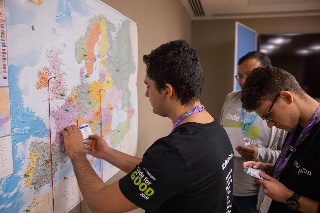jpmorgan's tweet image. This weekend, over 120 #CodeForGood participants in #London came together to develop tech solutions for @Autistica, @CLIC_Sargent, @MovementToWork, and @projectaccess_.