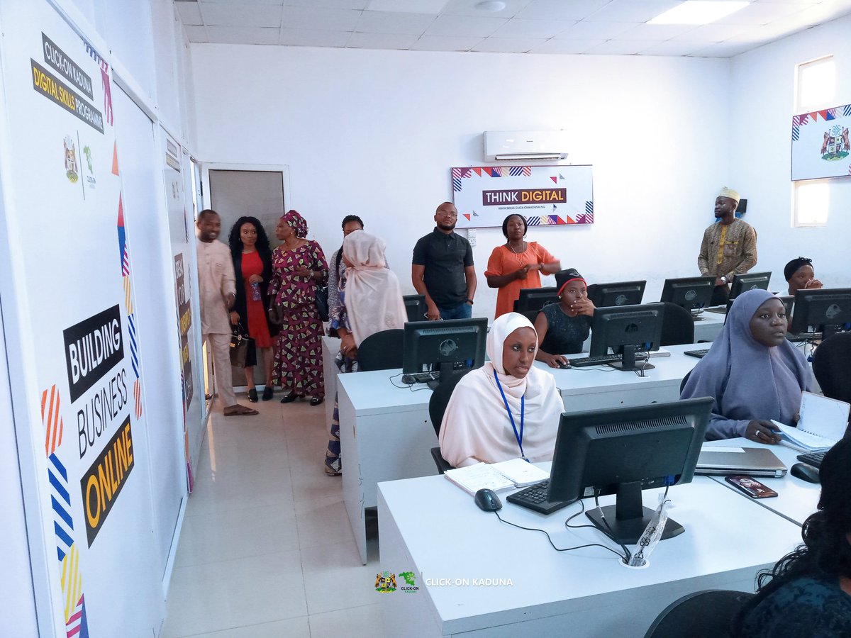The National Council on Human Capital Development of the National Economic Council chaired by @ProfOsinbajo paid us a surprise visit to see how #DigitalSkills is preparing young people for the #JobsOfTheFuture. 

#ClickOnKaduna
#DigitalSkills