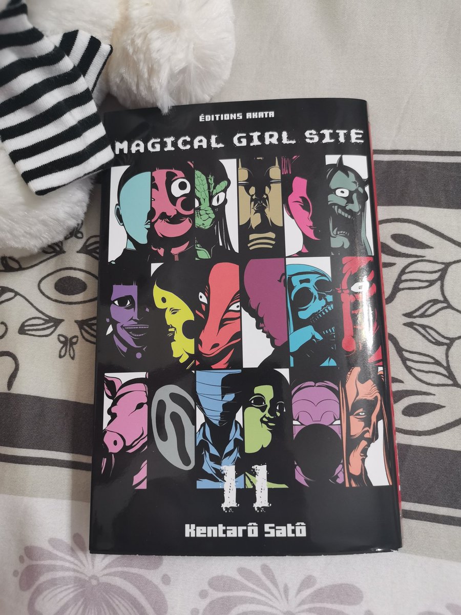 A_FictionAddict's tweet photo. Mes derniers achats mangas 😉
#DogEnd trouvé d'occas 😊
Et j'ai déjà dévoré #MagicalGirlSite et Be Twin You And Me 😁
#manga #addict https://t.co/LcD2OuBpbW