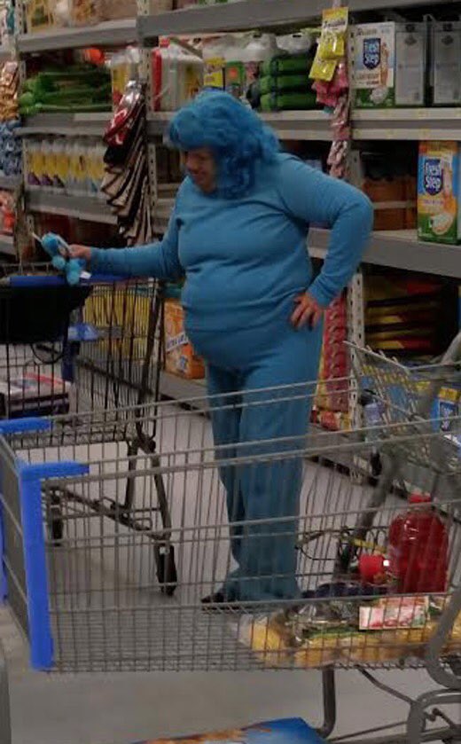mistyrebeca's tweet photo. #WhatNotToWearAtWalmart these blue sweats https://t.co/eUyVQyrxcI