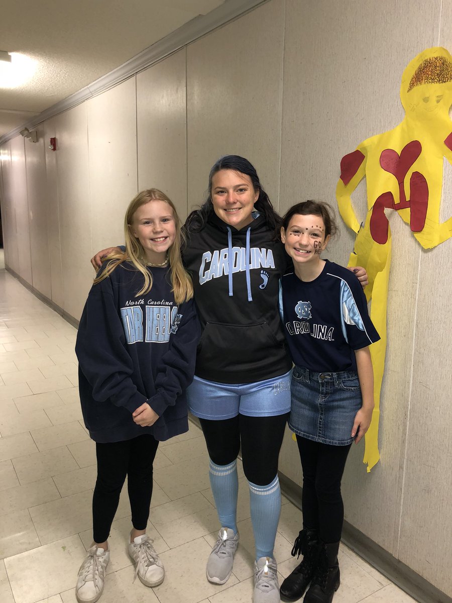 CoachCCox_'s tweet photo. Carolina girls, best in the world ππ Also, got Cam Newton to take a pic with me after the press conference #SportsDay #SpiritWeek2k19 #WeB4MeEWA @CoachPope_EWA https://t.co/Qlts9q0rBm