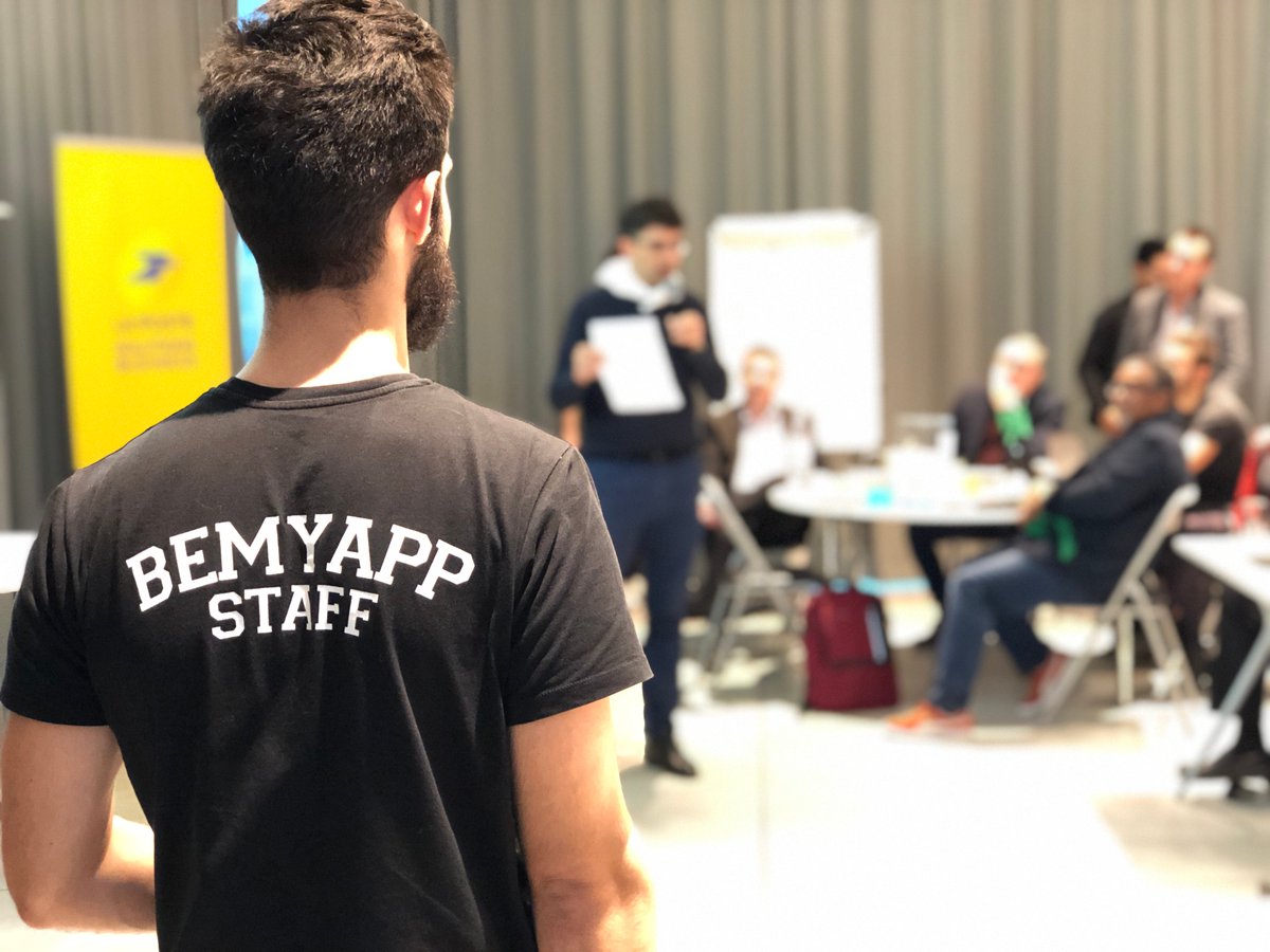 BeMyAppFR's tweet photo. Un jury atmosphérique, les présentations ficelées, on y est! Les démos finales des #RecommanDays, après 48h de dur labeur pour composer la nouvelle Lettre Recommandée, c'est maintenant au @GroupeLaPoste par @LaPosteBusiness ! ⚡️👌 https://t.co/HgPXtAkO7v
