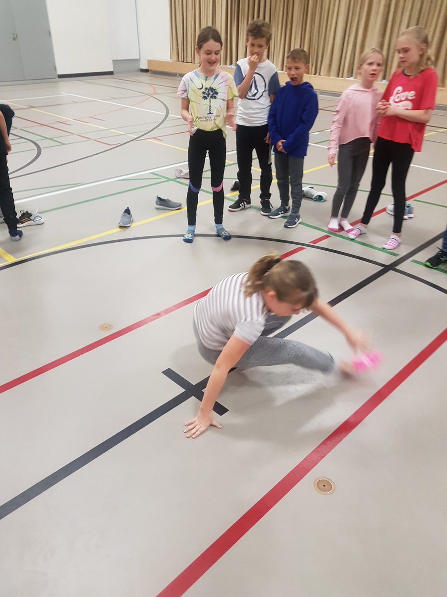 ArtsElbow's tweet photo. Day 2 of @ElbowParkSchool Breakdancing Residency with @thejakabco Let's hit the floor!! https://t.co/32fvyRkism