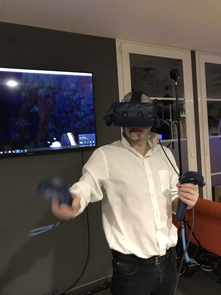 moebiusvr's tweet photo. 🎃 Retour en images pour notre #animation #vr pour #halloween chez @AppartCity Le Bourget Aéroport 📷
Nous avons vu des sorcières 🧙‍♀️ des zombies 🧟‍♂️ des vampires 🧛‍♂️ et plein de fantômes 👻 
Bravo à tous pour avoir sauvé les petits esprits de #KodamaVR 👍 https://t.co/zo0yF2fNyE