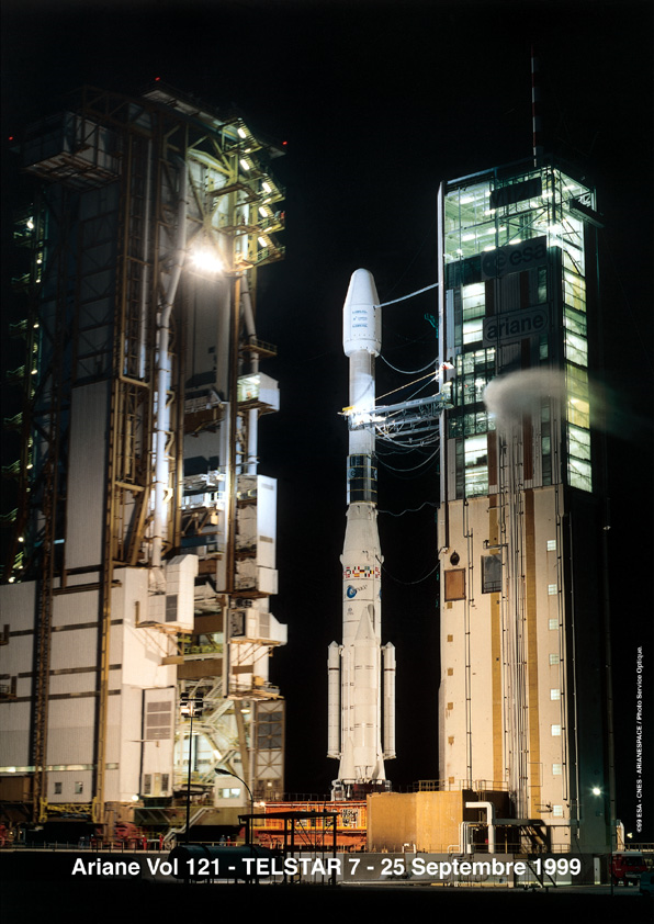 DutchSpace's tweet photo. Nice shot during gantry re-tract... #Ariane4 #V121 #CSG #ESA https://t.co/5alMg5yaC3