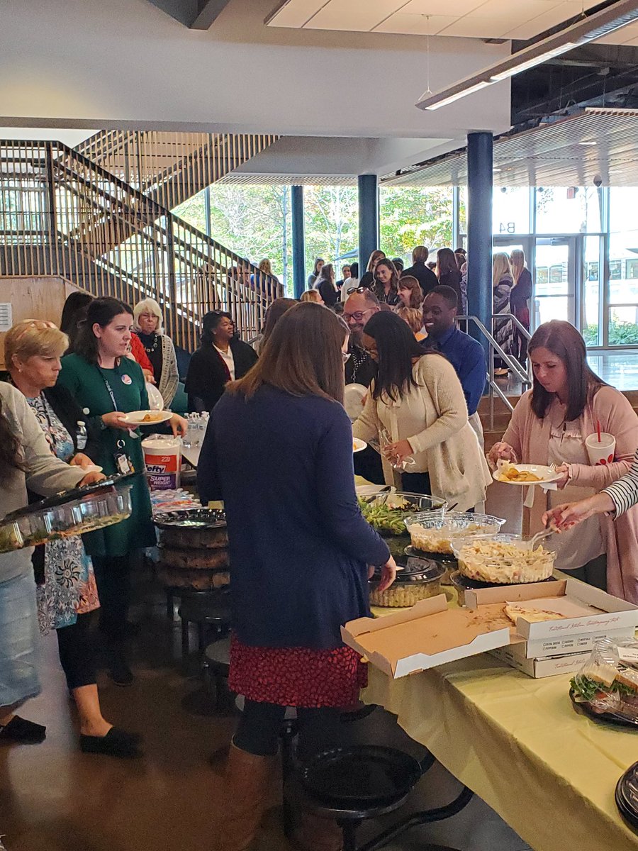 Partnering with a neighborhood favorite to bring lunch to our teachers during Parent/Teacher Conferences! <a href="/CESMiniCougars/">Cougar Elementary</a> <a href="/MPEScougars/">Manassas Park Elementary School</a>