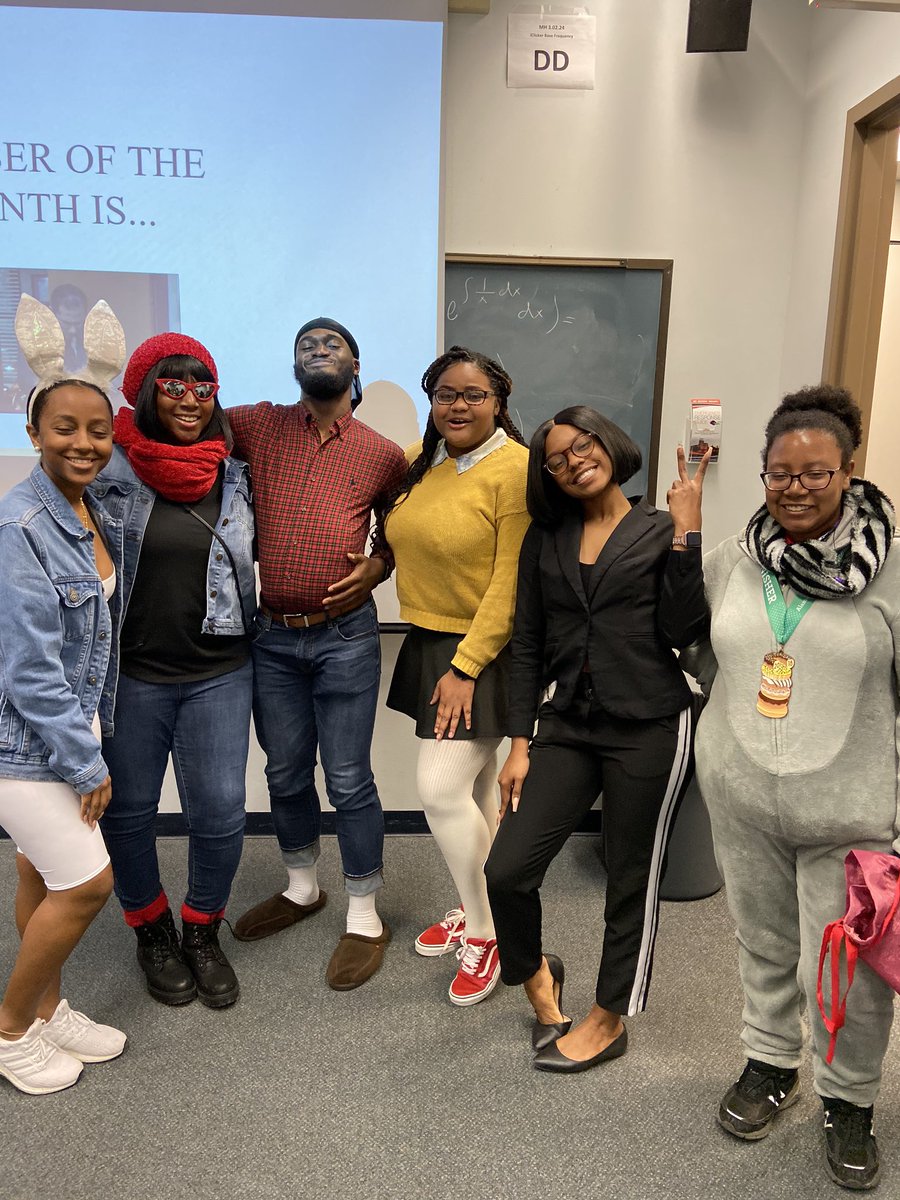 UTSANSBE's tweet image. Our meeting last Thursday was a success! We taught our members the benefits of using LinkedIn, and showed out in our Halloween costumes. 🔥We have another meeting this Thursday come out because you don’t want to miss this!    

#nsbeluv #engineeringtherevolution @R5TXZone @R5NSBE