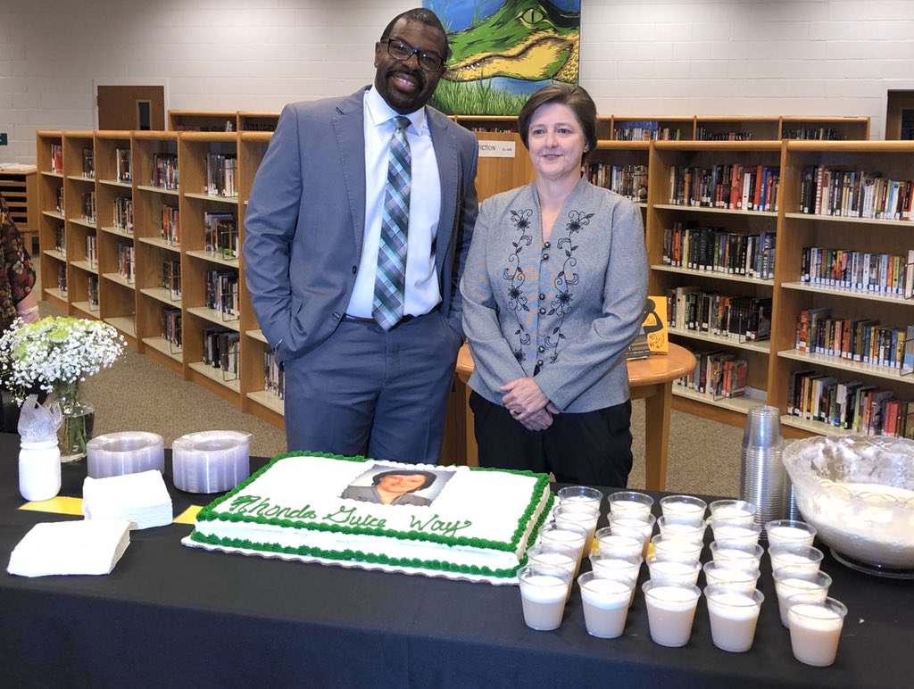LCHSGators's tweet photo. Today we honored Lake Cormorant’s first principal, Rhonda Guice, for all of her years of service and dedication. The road Rhonda Guice Way will always remind us of the way she set for LC. She will forever be the Original Head Gator. #LCGatorNation #teamdcs https://t.co/QkE1sog4R5