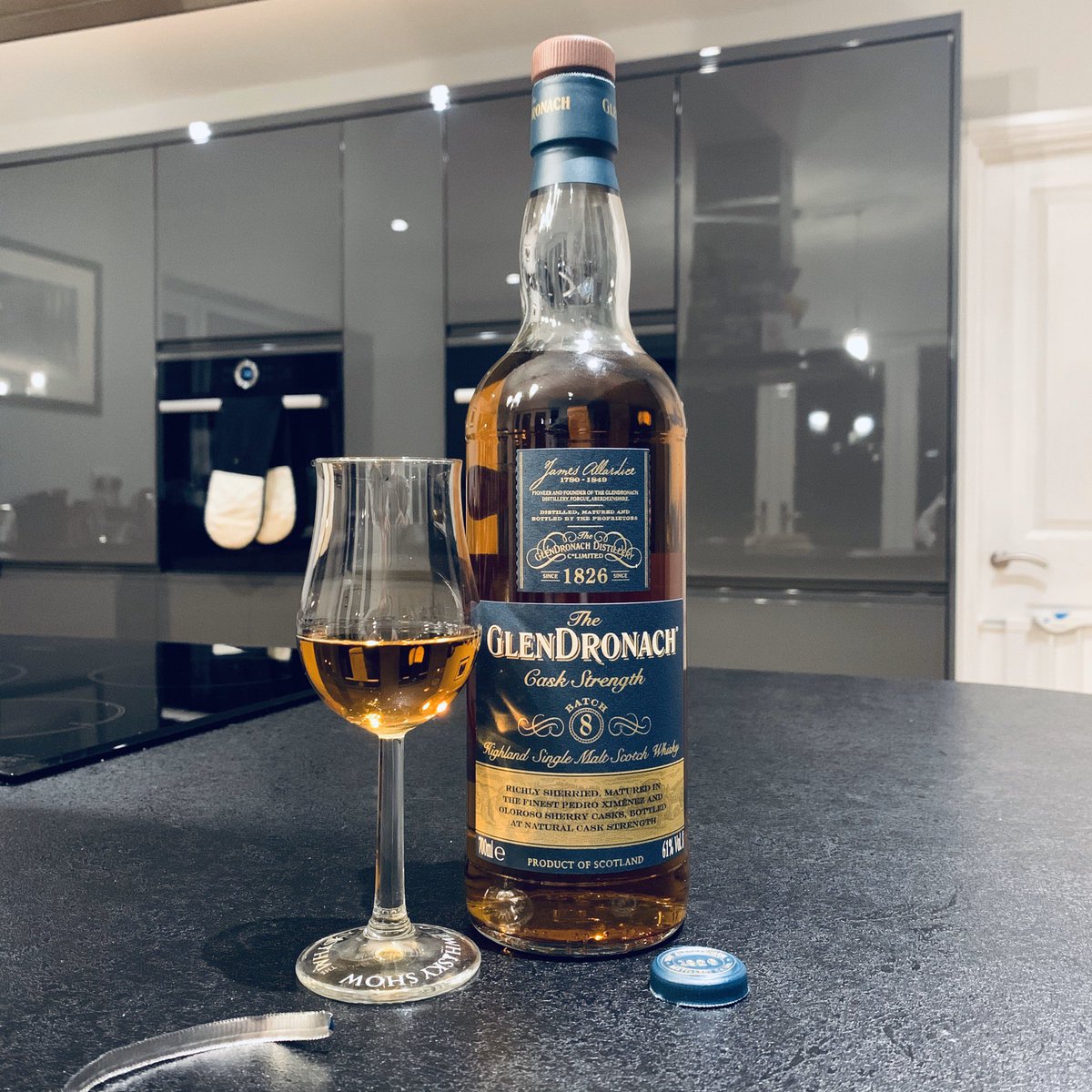 LivingRoomWhisky tweet media