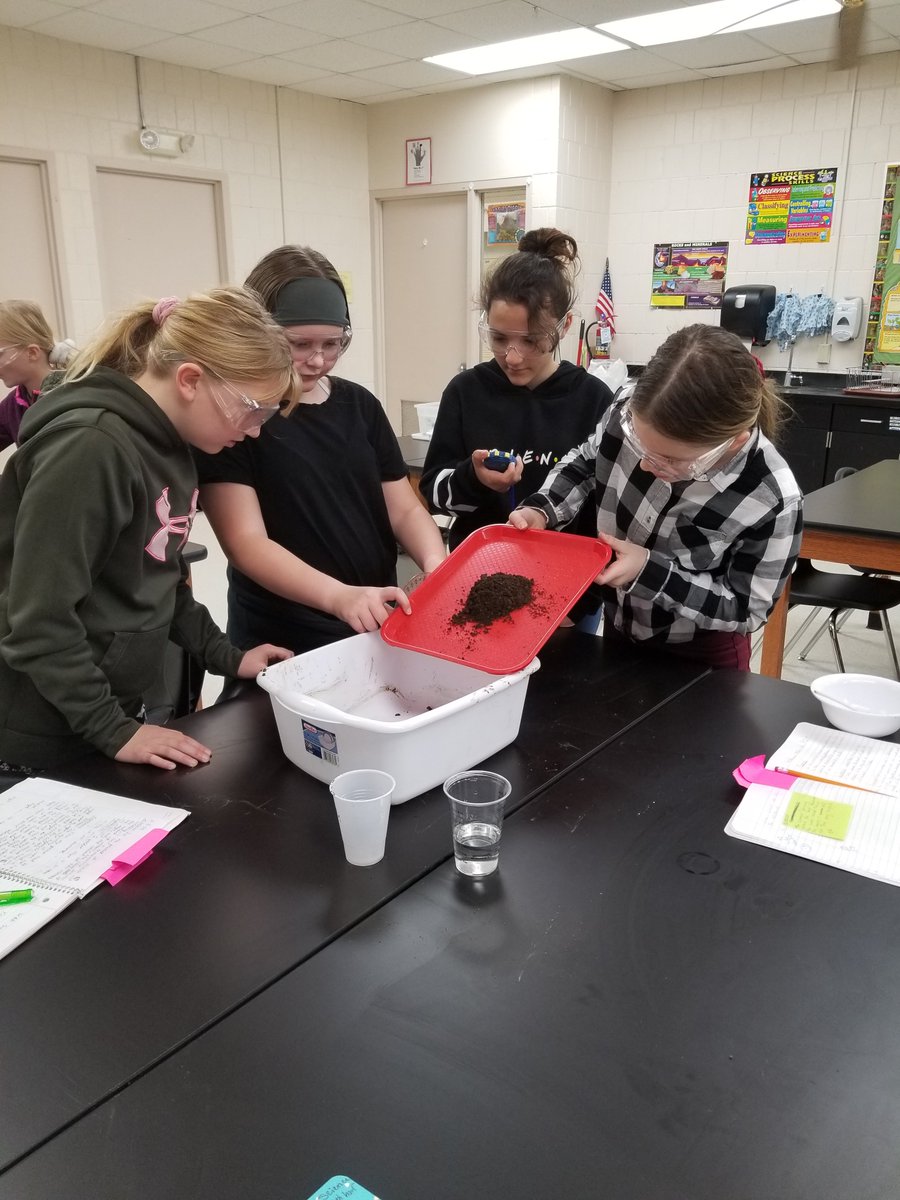 MrsATower's tweet image. We are learning about erosion and deposition.#7twolvespride.