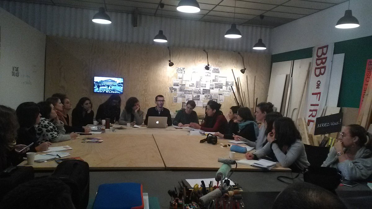 ReseauLMAC's tweet photo. [Réseau] Fin de session, en discutant des suites concrètes et des missions à réaliser jusqu'à la prochaine session. Les réflexions vont se poursuivre, le travail continue. Les joies d'un réseau, les joies d'un travail en collectif  #médiation #artcontemporain #Occitanie https://t.co/NBEs8bq2eK