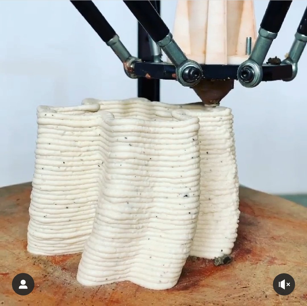FutureLearningU's tweet photo. #bio3dprinter designed &amp; fabricated by #educhamorro. We printed milk based #bioplastics at @makerfairebcn video in https://t.co/cvzA2ng4OS #circulareconomy https://t.co/JTCl2zQ3nc