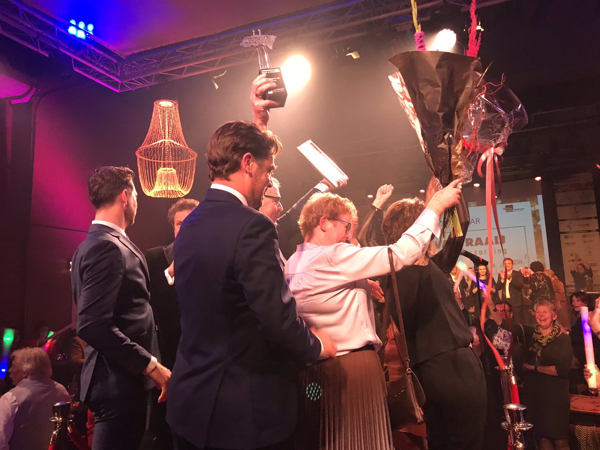 Winnaar Ondernemer van het jaar 2019 Maas en Waal... Van Raaij groenvoorziening! <a href="/gemeenteWMW/">West Maas en Waal</a> <a href="/gemeentedruten/">Gemeente Druten</a> @RaboMaasenWaal <a href="/ngijsbers/">Niels Gijsbers</a>