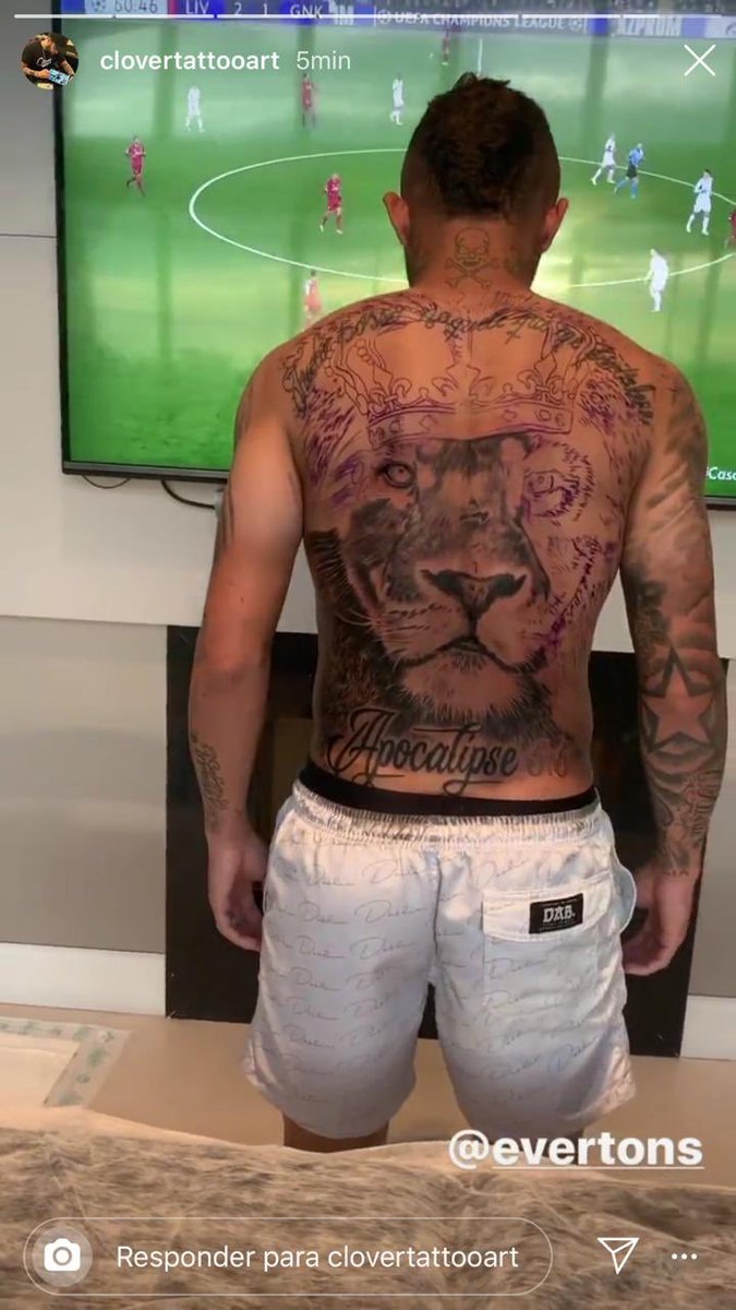 E a nova tattoo do Everton Cebolinha? 🦁